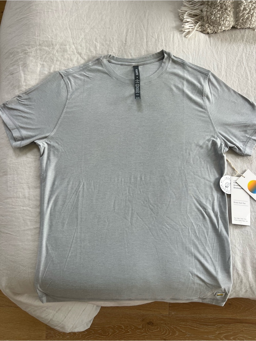 Vuori Men's Crew Tee - Light Silver Gray NWT